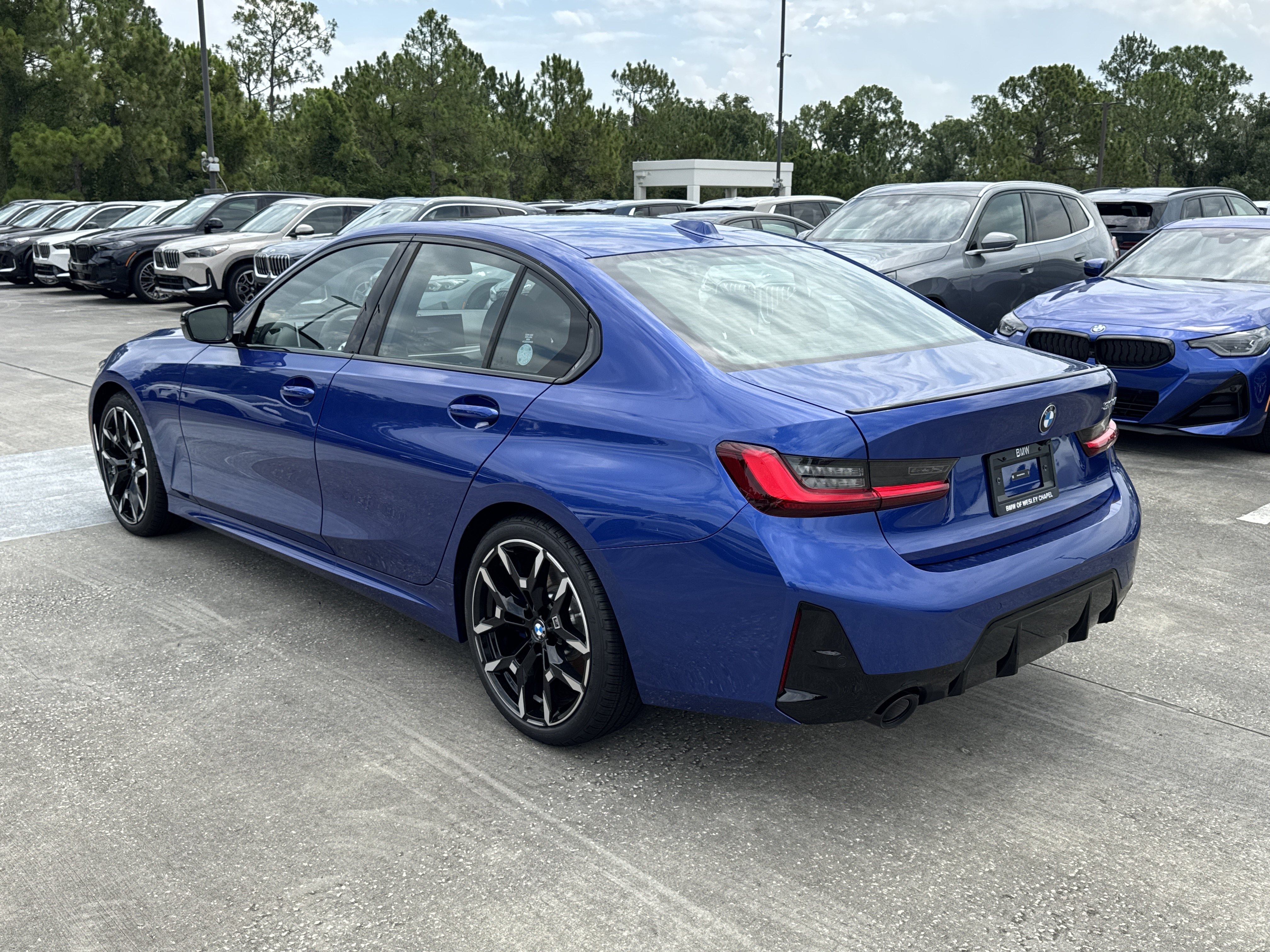 New 2026 BMW 330i Sedan w/ M Sport Package RWD image 5