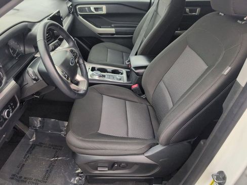 Used 2023 Ford Explorer XLT AWD/4WD image 12