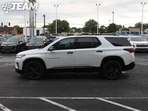 Used 2022 Chevrolet Traverse Premier w/ Redline Edition AWD/4WD image 7