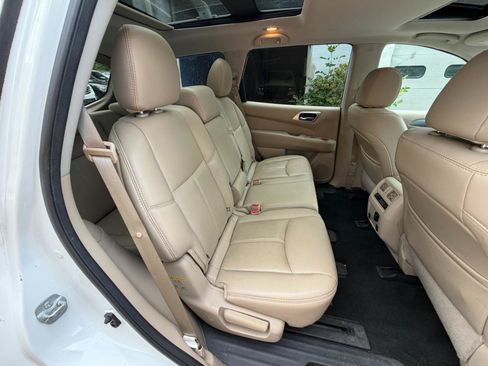 Used 2017 Nissan Pathfinder SL w/ SL Premium Package AWD/4WD image 32