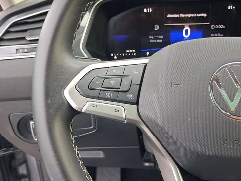 Certified 2024 Volkswagen Tiguan SE FWD image 20