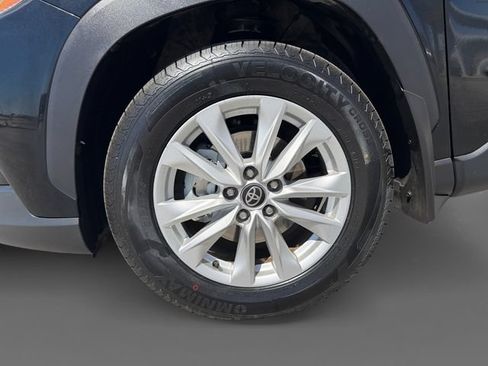 Certified 2023 Toyota Corolla Cross LE FWD image 12