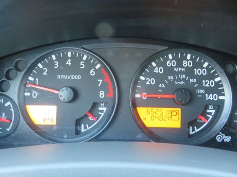 Used 2013 Nissan Frontier SV image 16