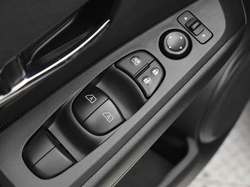 Certified 2024 Nissan Kicks SV FWD image 12