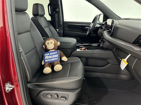 New 2025 Chevrolet Suburban Premier image 26