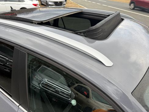 Used 2021 Volkswagen Atlas Cross Sport SE w/ Panoramic Sunroof Package image 9