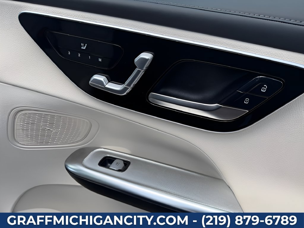 Used 2024 Mercedes-Benz GLC 300 4MATIC image 35