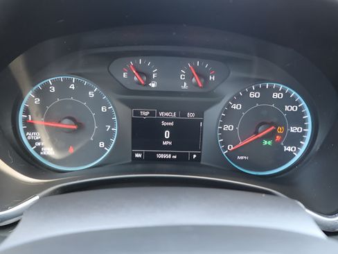 Used 2020 Chevrolet Equinox LS w/ LS Convenience Package FWD image 27