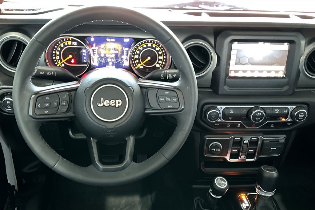 Used 2023 Jeep Gladiator Sport AWD/4WD image 14
