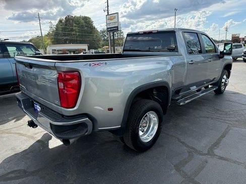 Used 2025 Chevrolet Silverado 3500 LT w/ Safety Package image 9