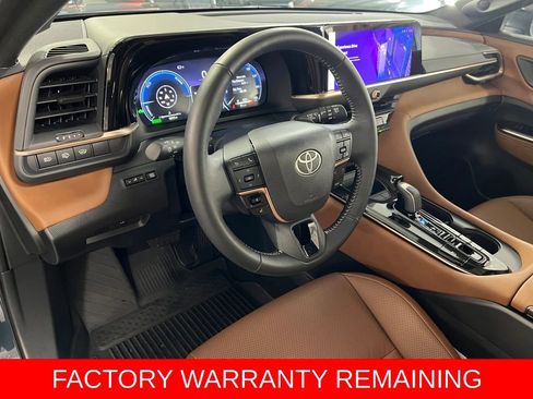 Used 2025 Toyota Crown Signia image 14