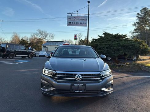 Used 2019 Volkswagen Jetta SEL Premium image 2