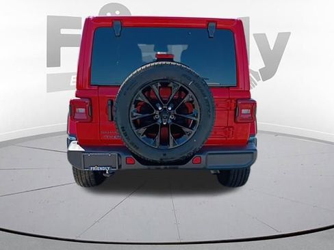 Used 2025 Jeep Wrangler Unlimited Sahara AWD/4WD image 6