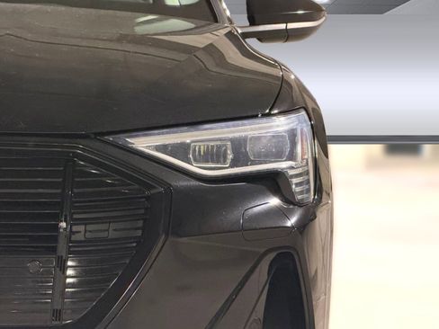 Used 2021 Audi e-tron Premium w/ Black Optic Package image 11