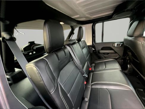 Used 2023 Jeep Wrangler Unlimited Sahara w/ Cold Weather Group AWD/4WD image 25