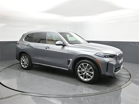 New 2026 BMW X5 xDrive50e w/ Climate Comfort Package image 17