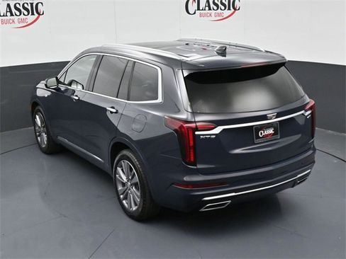 Used 2025 Cadillac XT6 Premium Luxury image 17