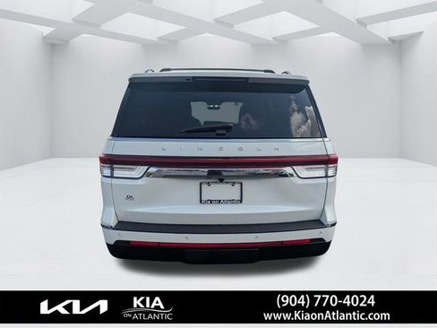 Used 2023 Lincoln Navigator Reserve AWD/4WD image 4