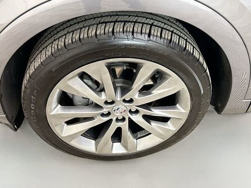 Used 2022 Buick Envision Avenir w/ Technology Package II image 33