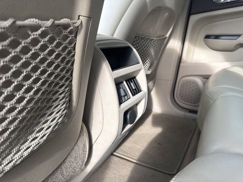 Used 2013 Cadillac SRX Luxury image 26