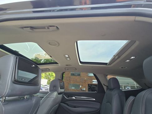 Used 2019 Buick Enclave Essence AWD/4WD image 25