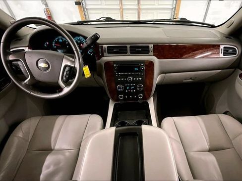 Used 2012 Chevrolet Suburban LT AWD/4WD image 15