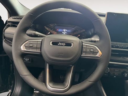 Used 2026 Jeep Compass Limited AWD/4WD image 11