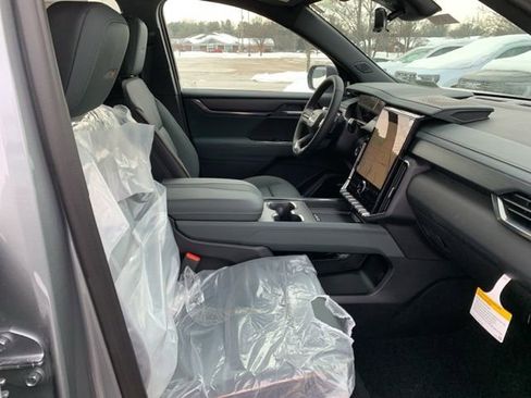 New 2026 GMC Acadia AT4 w/ Luxury Package image 27