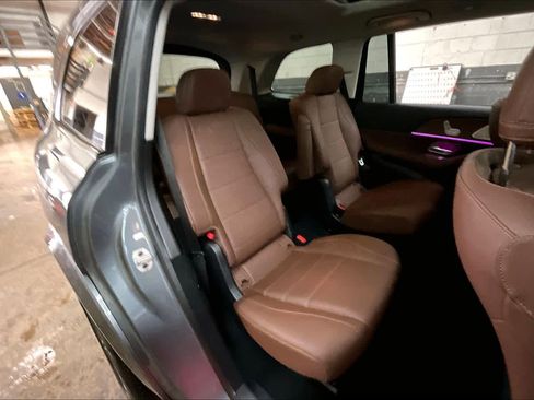 Used 2024 Mercedes-Benz GLS 450 4MATIC image 29