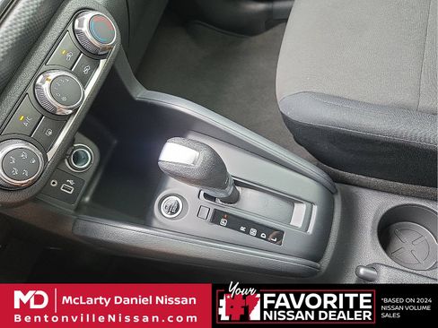 Used 2025 Nissan Kicks Play S FWD image 3