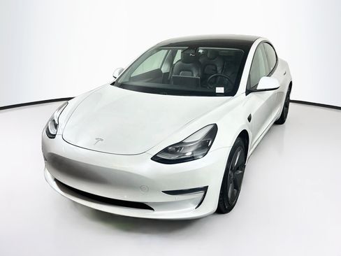 Used 2021 Tesla Model 3 Standard Range Plus RWD image 3
