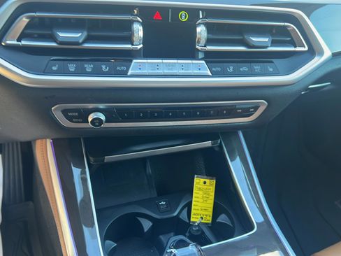 Used 2022 BMW X5 xDrive40i w/ Executive Package image 11