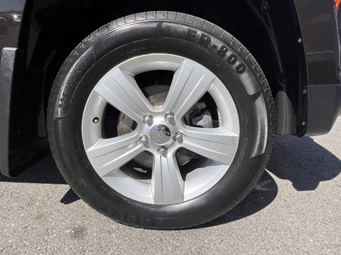 Used 2014 Jeep Patriot Latitude AWD/4WD image 22