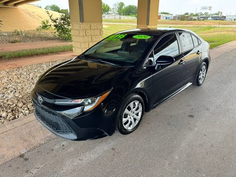 Used 2020 Toyota Corolla LE FWD image 7