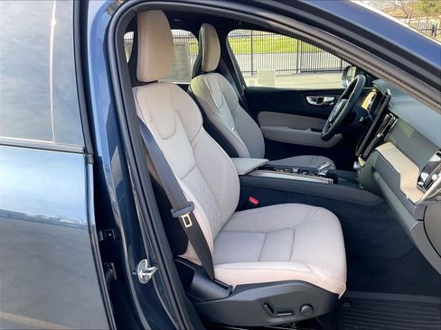 New 2026 Volvo XC60 B5 Plus w/ Protection Package Premier image 31