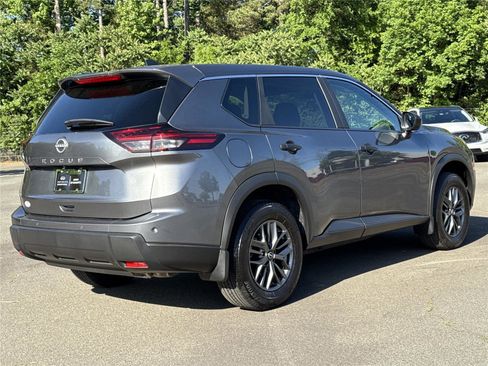 Used 2025 Nissan Rogue S FWD image 24