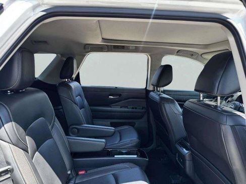 Used 2023 Nissan Pathfinder SL w/ SL Premium Package FWD image 47