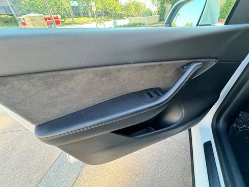 Used 2023 Tesla Model Y Long Range image 23