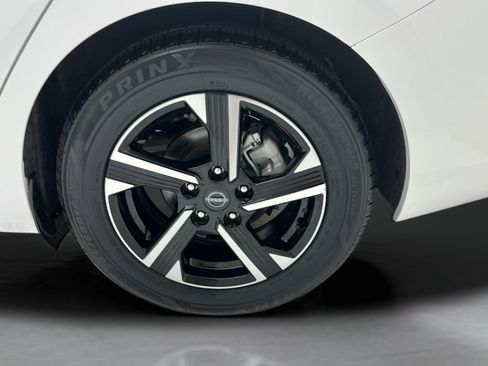 Used 2025 Nissan Sentra SV FWD image 8
