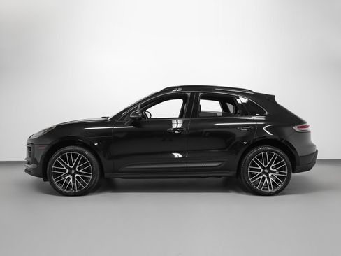 Certified 2022 Porsche Macan AWD/4WD image 2