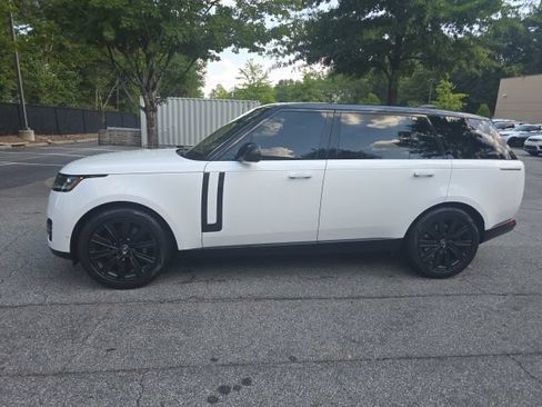Used 2023 Land Rover Range Rover Long Wheelbase SE AWD/4WD image 3