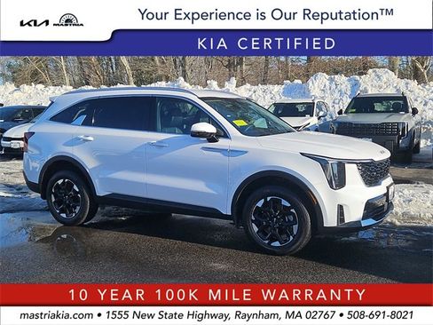 Certified 2025 Kia Sorento S image 1
