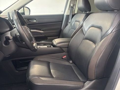 Used 2024 Nissan Pathfinder SL AWD/4WD image 20