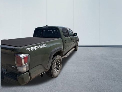 Used 2021 Toyota Tacoma TRD Off-Road w/ TRD Premium Off Road Package AWD/4WD image 3