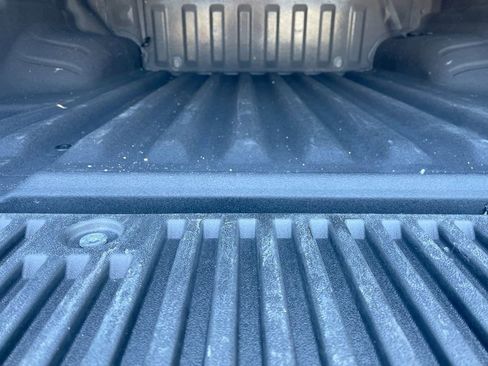 Used 2025 Nissan Frontier SV w/ SV Convenience Package AWD/4WD image 17