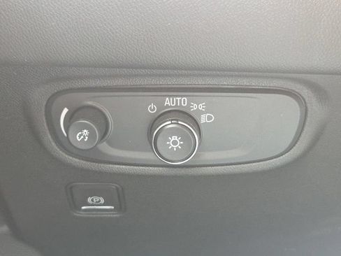 Used 2024 GMC Terrain SLE AWD/4WD image 26