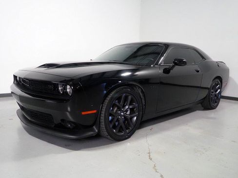 Used 2023 Dodge Challenger R/T w/ Blacktop Package RWD image 11