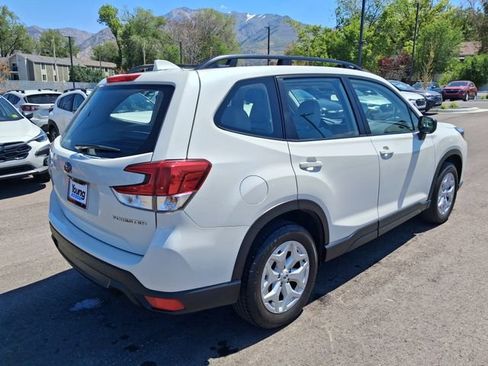 Used 2022 Subaru Forester AWD/4WD image 3
