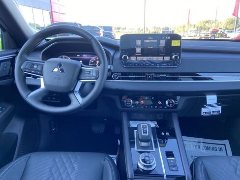New 2025 Mitsubishi Outlander SEL Black Edition image 21