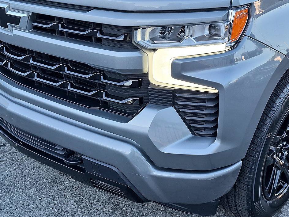 Certified 2023 Chevrolet Silverado 1500 RST RWD image 9